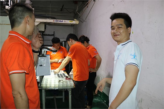 塑膠模具廠博騰納祝各位中秋快樂！