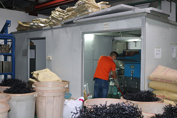 模具制造廠注意了：“工程塑料”也有云泥之別！