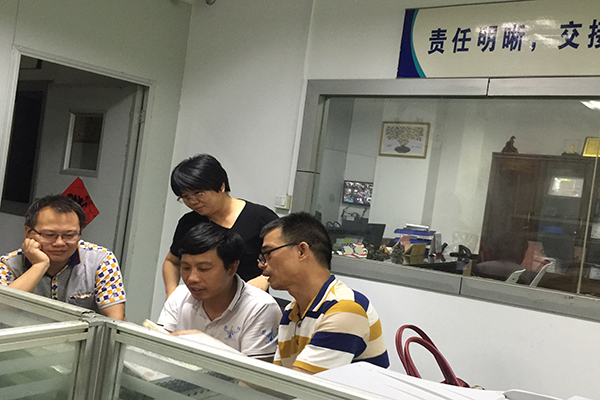 珠三角塑膠模具定制廠家，就是省心省力還省時(shí)?。?！