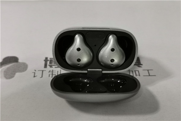 博騰納TWS藍(lán)牙耳機(jī)模具廠——專注領(lǐng)域打造13年，更對味您的定制需求